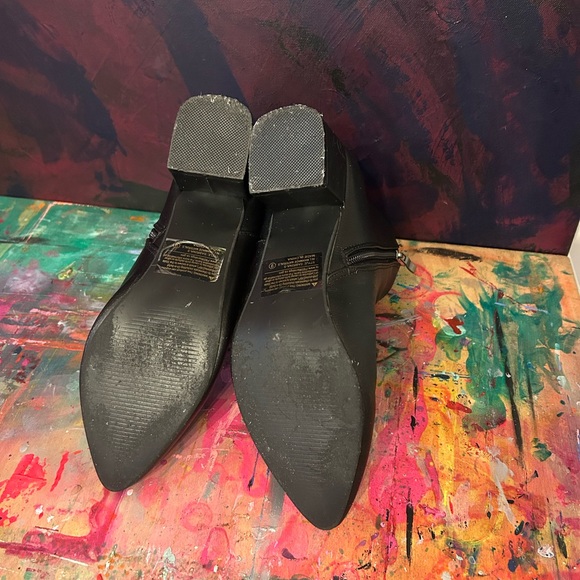 Weeboo Black Leather Booties - Size Women’s 9 - Picture 4 of 10